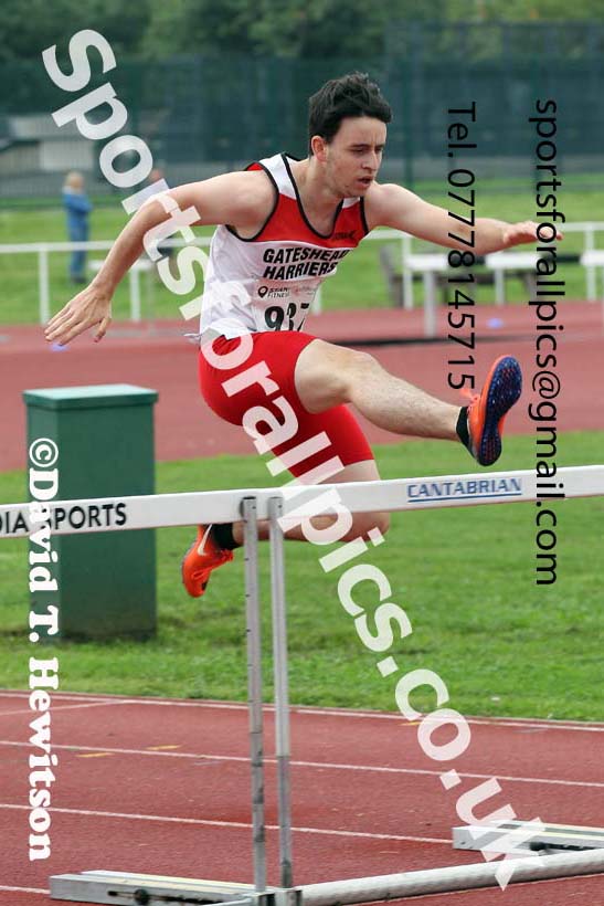 MMens and Boys hurdles, 2021 North Eastern Track and Field Champs., Middesbrough. Photo: David T. Hewitson/Sports for All Pics